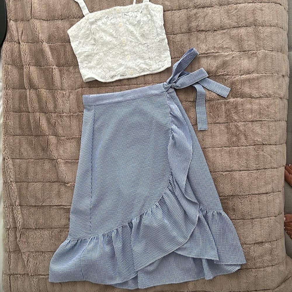 H&M Summer ruffled tie skirt